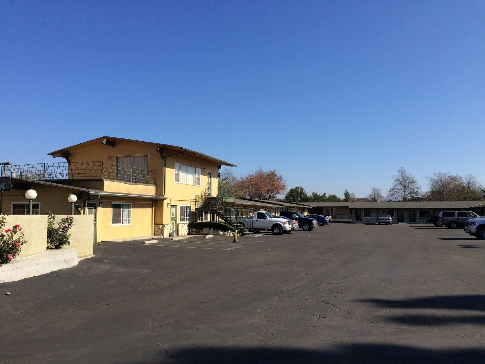 Town And Country Inn Santa Maria  Exterior photo